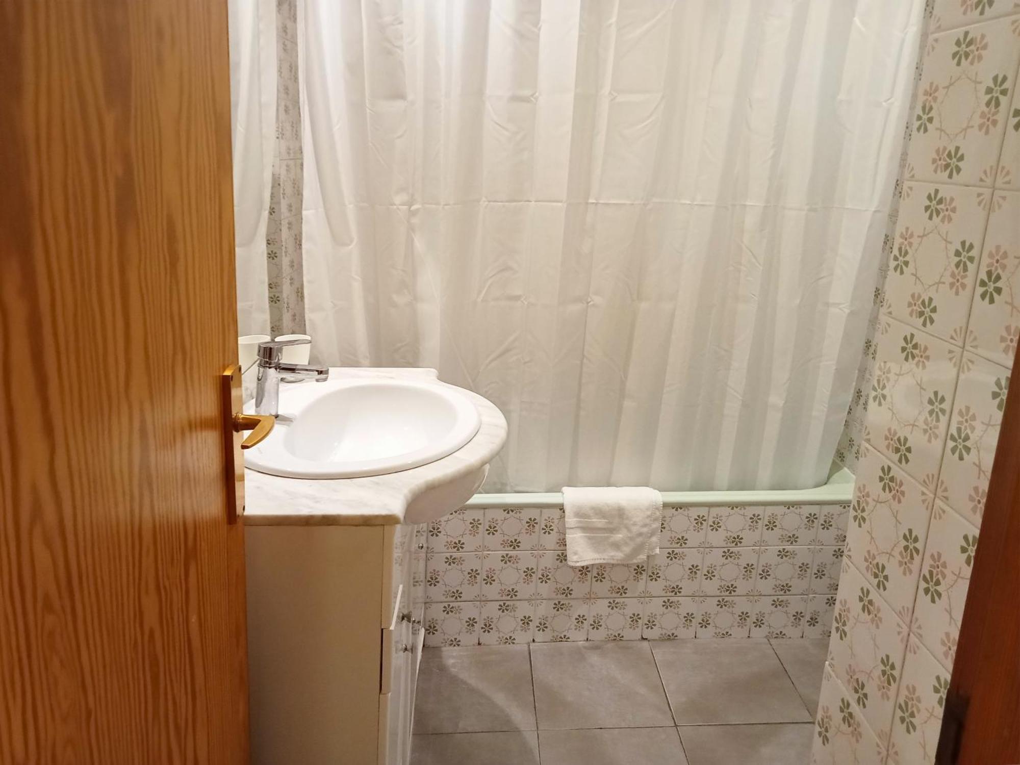Apartamentos Valle De Tena - Biescas 3000 Ngoại thất bức ảnh